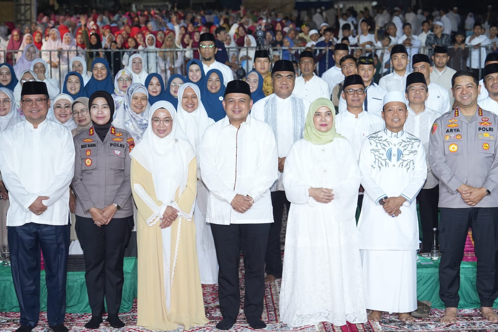 Munafri-Aliyah Bersama Ribuan Warga Semarakkan Maulid Akbar Pesisir di Paotere
