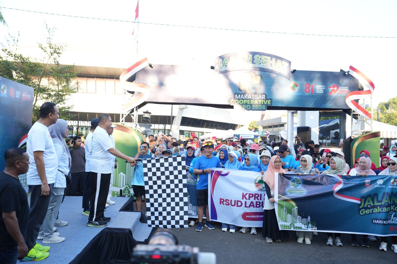 Lepas Fun Run PPNI 2026, Wali Kota Appi Apresiasi Peran Vital Nakes di Makassar