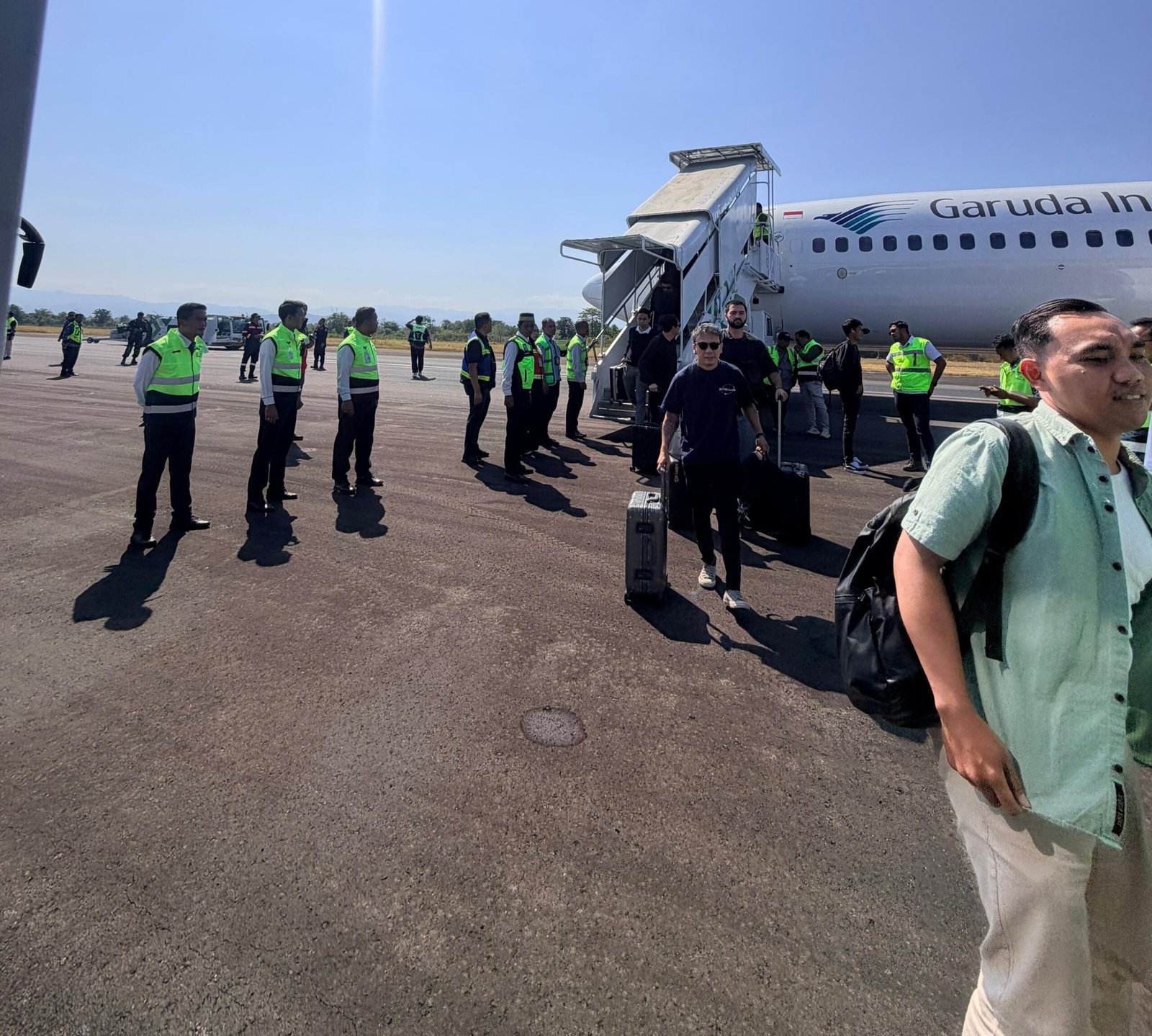Tumpangi Garuda GA 604 yang Mengalami Kendala Roda, Ari Lasso dan Rombongan DPRD Sulsel Selamat