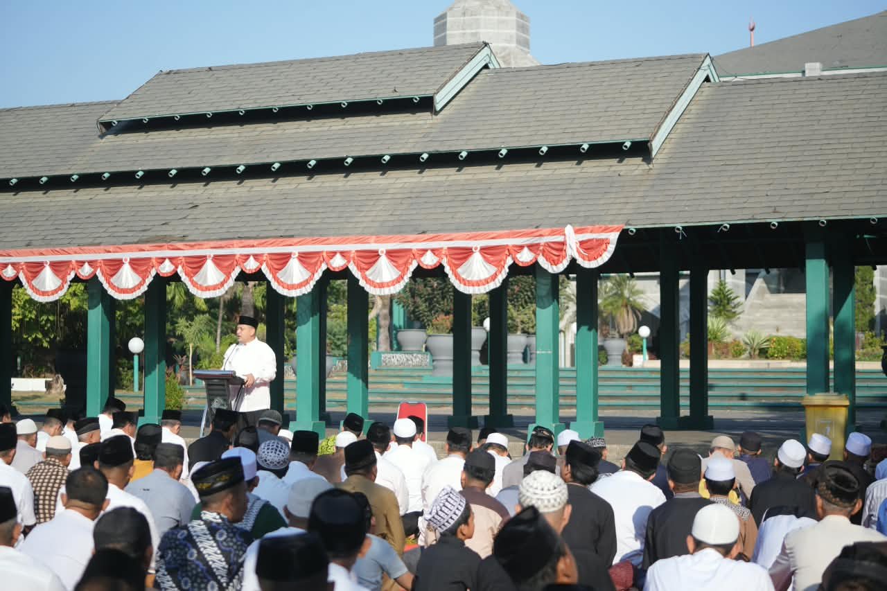 Tangani Kemarau Panjang, Wali Kota Makassar Pimpin Salat Istisqa di Masjid Al Markaz