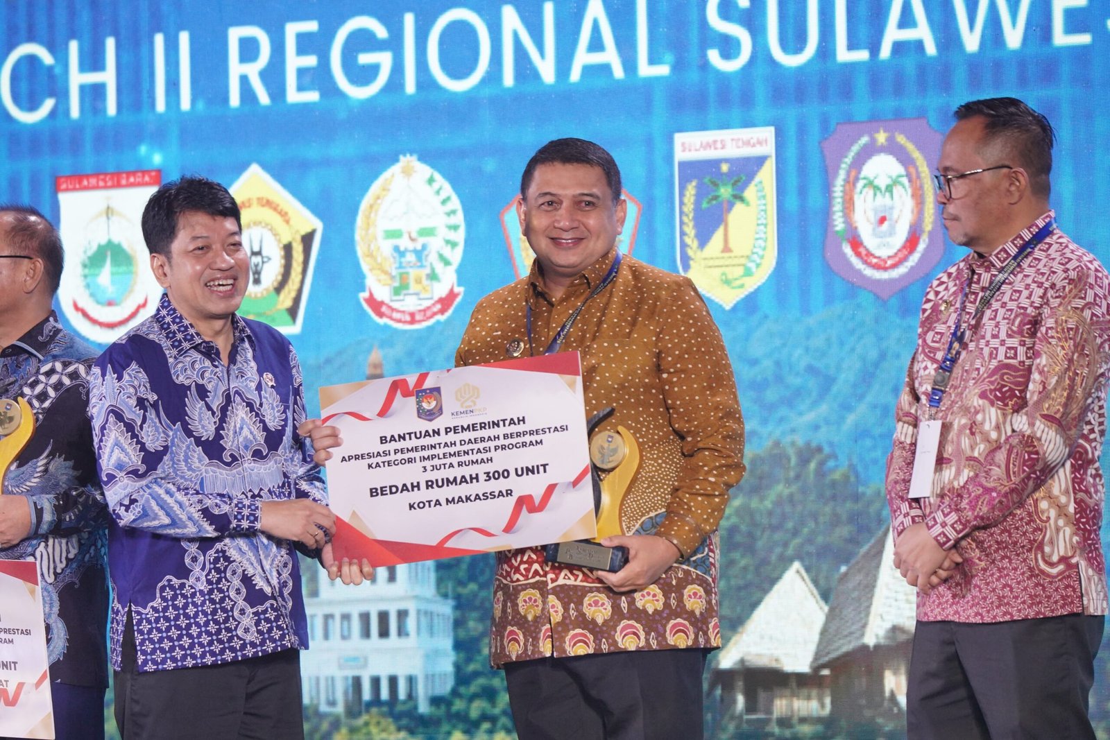 Sabet Dua Penghargaan Kemendagri, Pemkot Makassar Raih Dana Rp1,5 Miliar dan 300 Unit Bedah Rumah