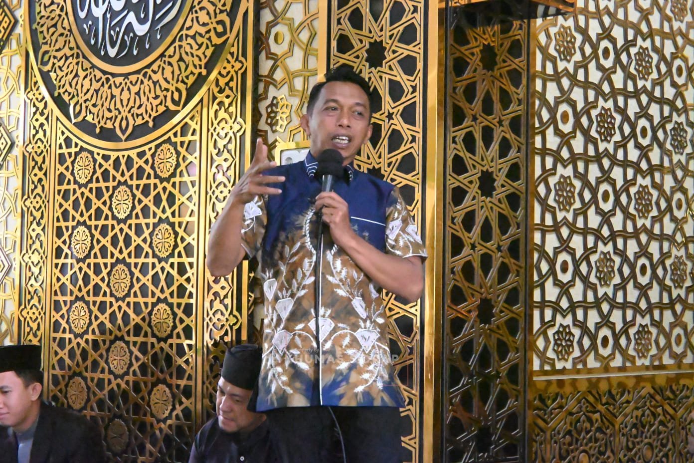 Dengarkan Aspirasi Warga Bila Riawa Usai Salat Jumat, Bupati Sidrap Catat Keluhan Soal Jalan hingga Irigasi