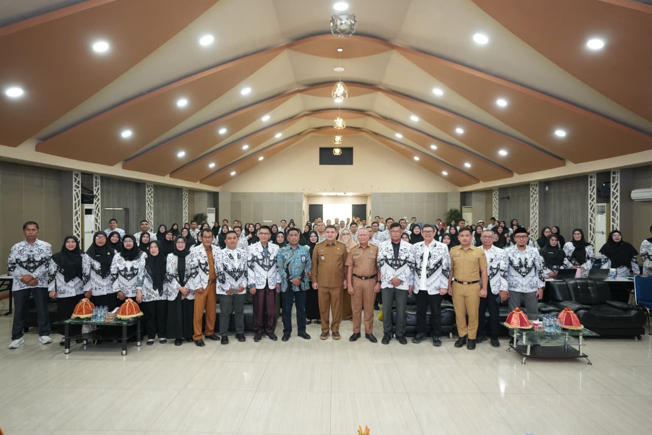 Munafri Tekankan Profesionalitas Guru di Era Digital, AI Jadi Tantangan Pendidikan