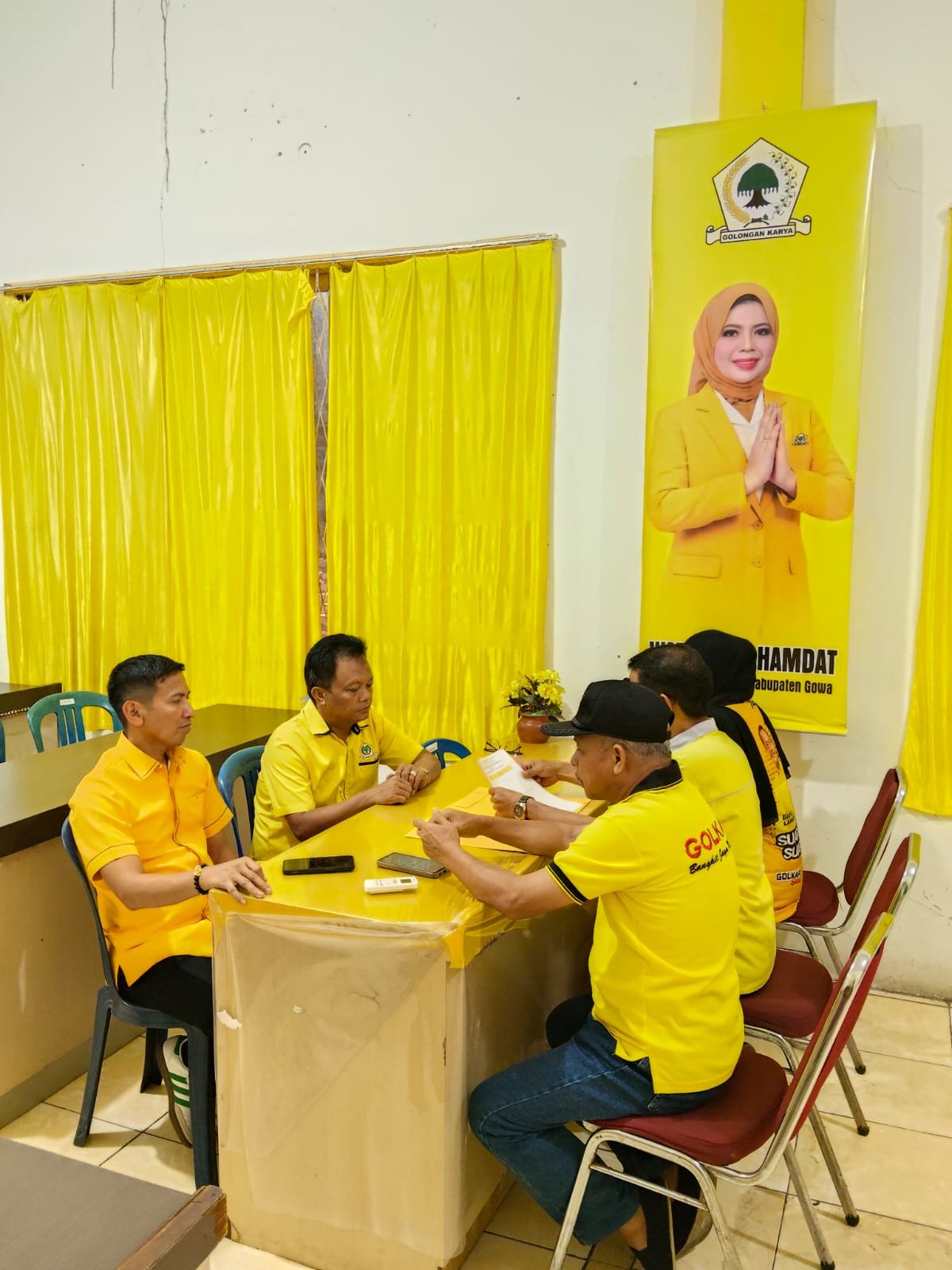 Buka Pendaftaran Hari Pertama, Lukman B Kady Ambil Formulir Calon Ketua Golkar Gowa